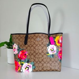 🌷🌹Coach City Tote with Rose